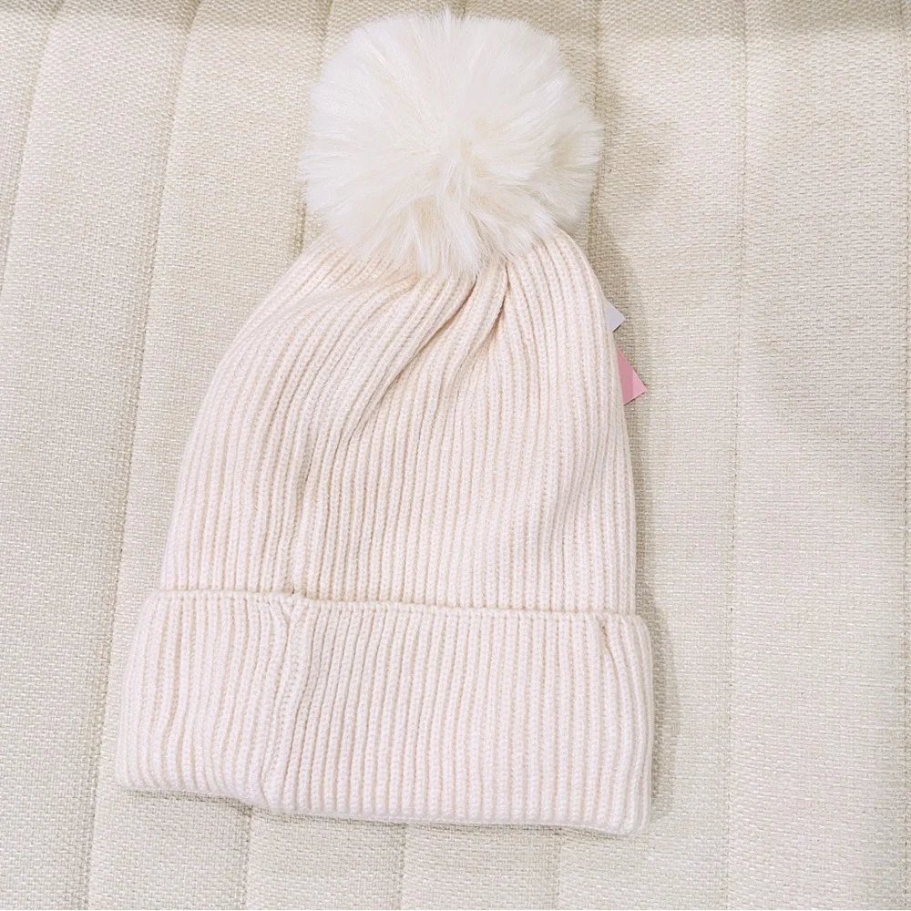 NEW Juicy Couture Cream Ribbed Knit Beanie Rhinestone Heart‎ Crown Pom Pom Hat